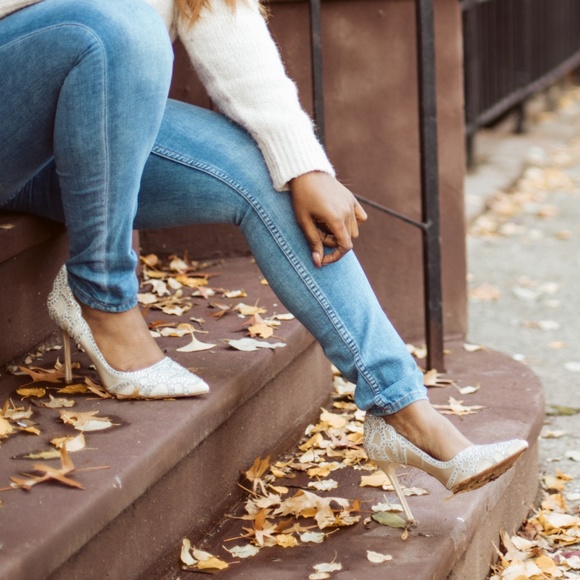 Badgley Mischka Pumps - Picture 2 of 4